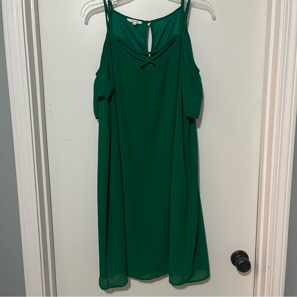 Maurices Large Green Cold Shoulder Shift Dress